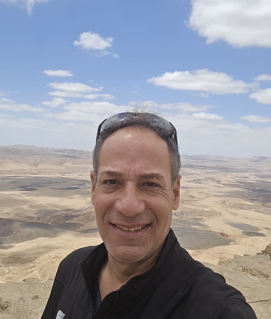 אלון שמש בטבע, על שפת המכתש