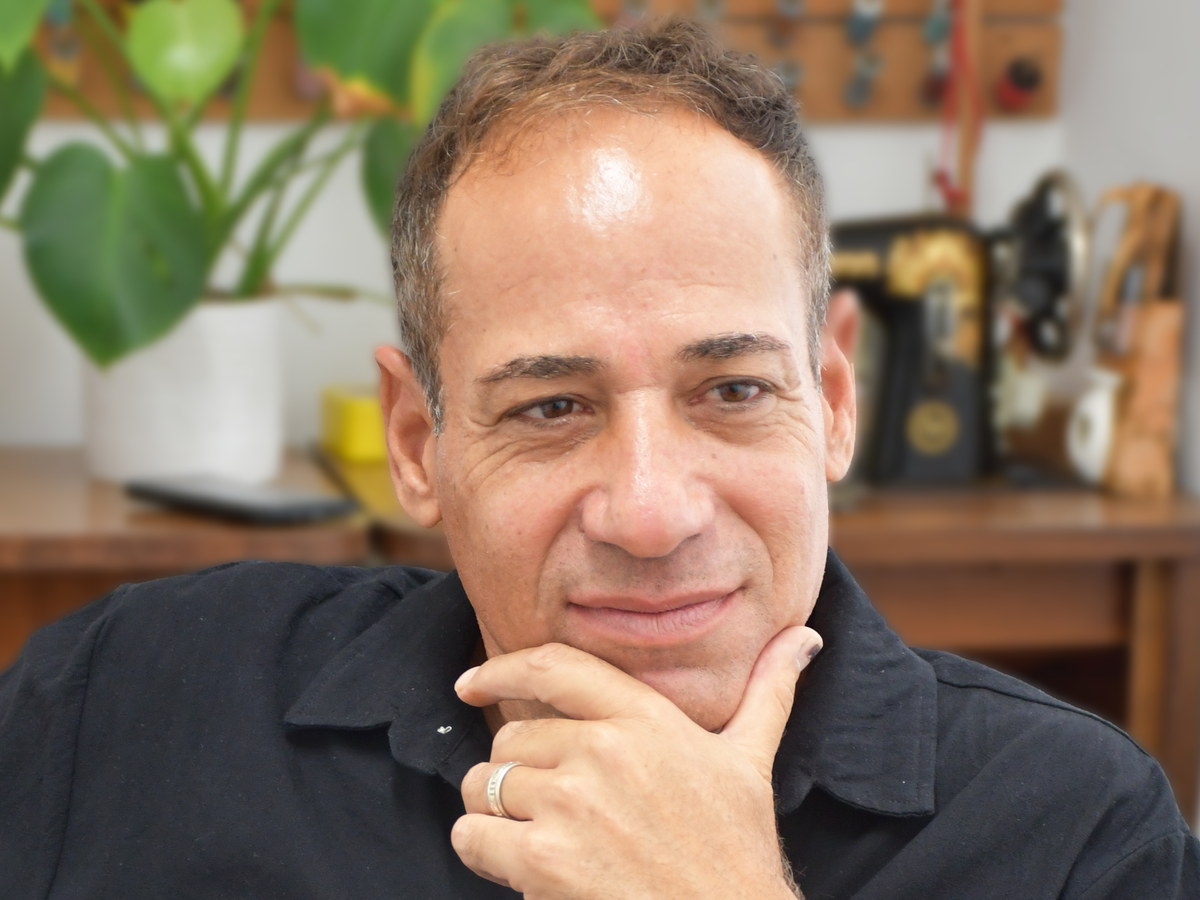 אלון שמש בקליניקה שלו ברחובות
