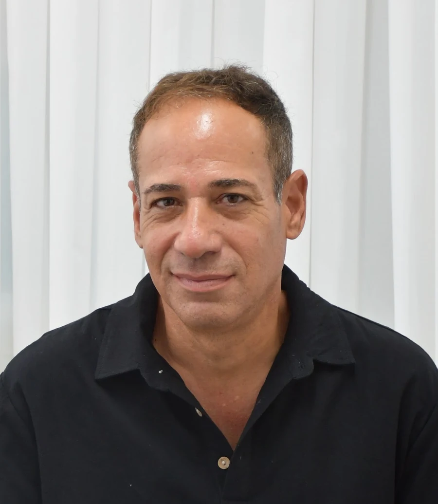 אלון שמש - מטפל רגשי ומאמן להתפתחות אישית